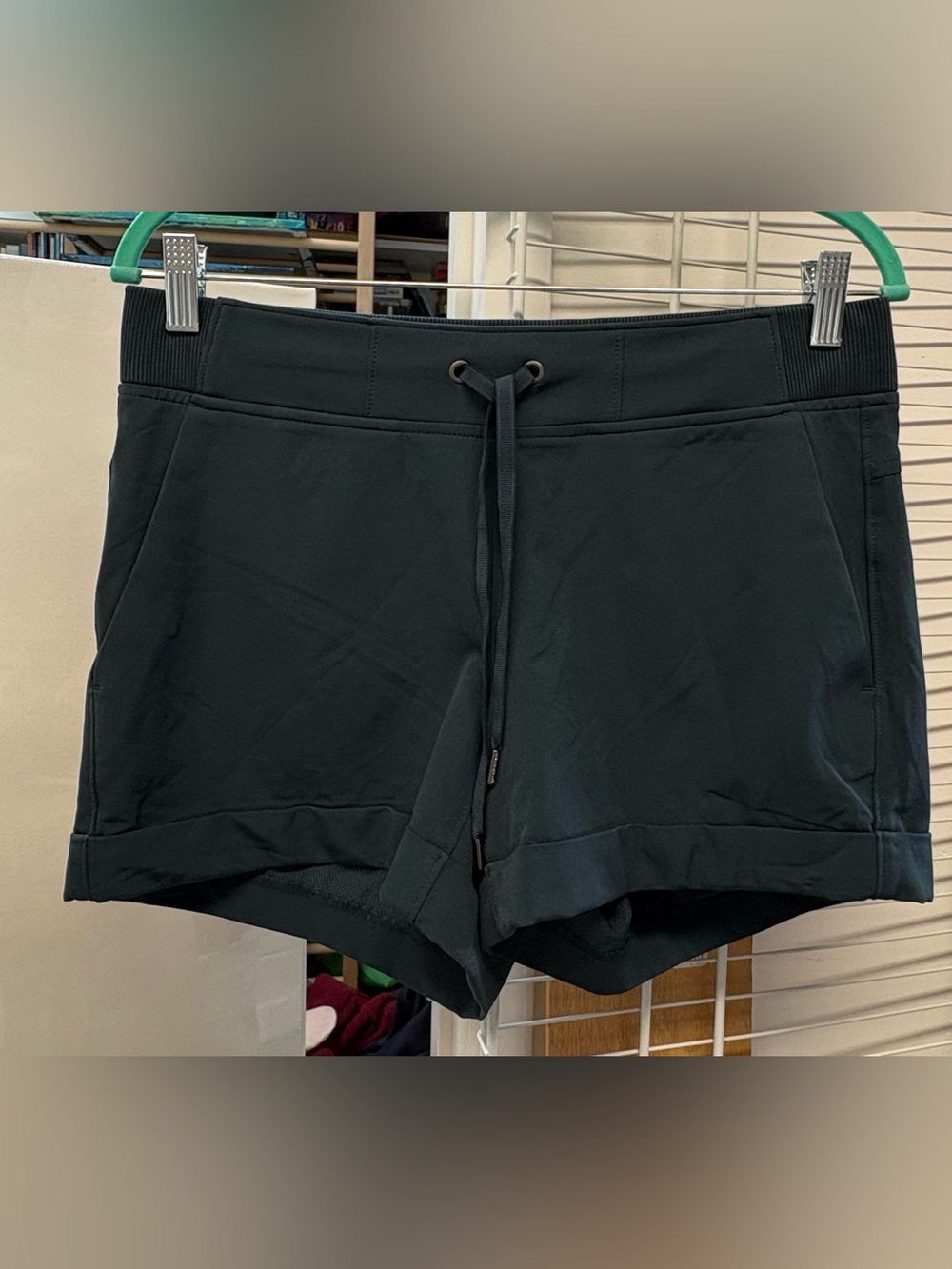 Athleta navy Women's Drawcord Performance Shorts